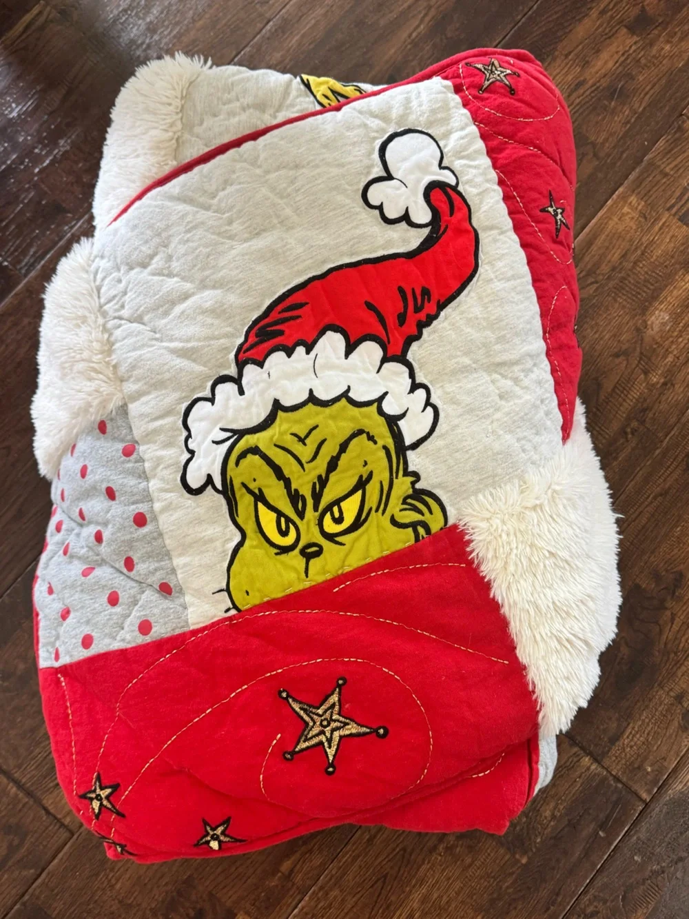 PB TEEN Dr. Seuss Christmas Grinch Patchwork Quilt and Sham Full/Queen